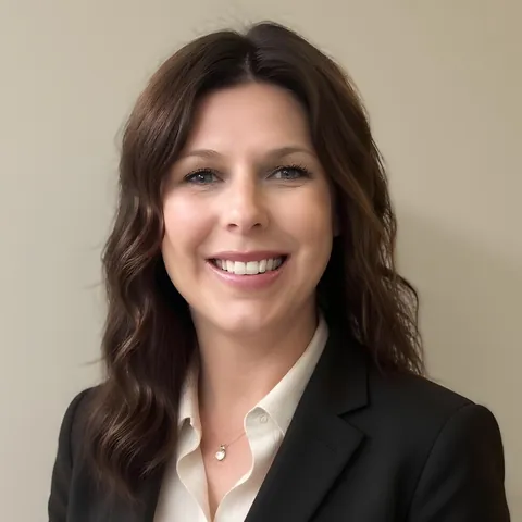 Portrait of Lindsey Thomas, LMSW
